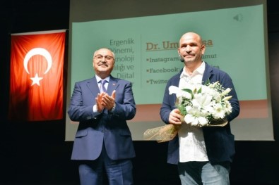 Aydın'da 'Ergenlik Dönemi Teknoloji Bağımlılığı' Semineri