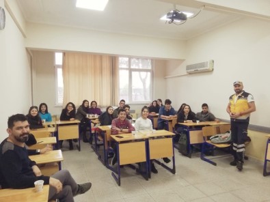 Aydın'da Lise Öğrencilerine İlk Yardım Eğitimi Verildi