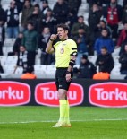 SARı KART - Beşiktaş Taraftarından Kırmızı Kart Tepkisi
