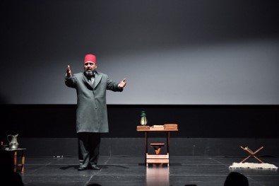 Beyoğlu'nda, Mehmet Akif Ersoy 'Gitme Ey Yolcu' Tiyatro Oyunuyla Anıldı