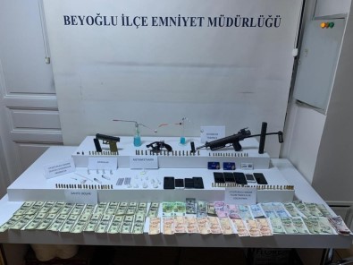 Beyoğlu'nda Narkotik Operasyonu 9 Gözaltı