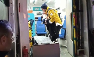 Bingöl'de Karda Hastaneye Götürülemeyen Bebeğe Paletli Ambulansla Ulaşıldı