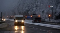 AŞIRI HIZ - Bolu Dağı'nda kar yağışı etkili oluyor