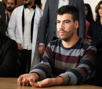 Çift Kol Nakli Yapılan Yusuf Açıklaması 'Elimi Kolumu Sallayarak Gezeceğim'