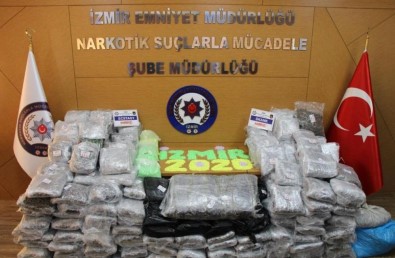 Emekli Memurun Evinden 258 Kilo Skunk İle 43 Bin Uyuşturucu Hap Çıktı