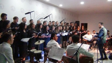 Erciş'te Öğretmenler Korosundan Muhteşem Konser