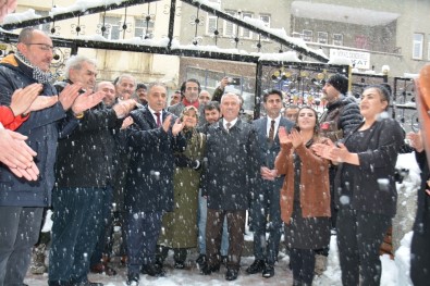 Hakkari Eski Valisi Toprak'a Görkemli Karşılama