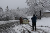 KAR TOPU - Karabük - Bartın Karayolunda Kar Yağışı Etkili Oluyor