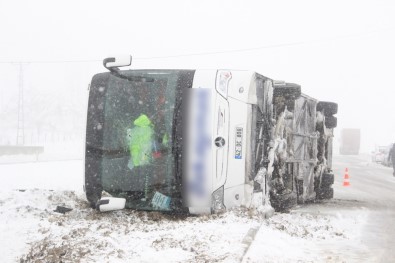 Karaman'da Yolcu Otobüsü Devrildi Açıklaması 25 Yaralı