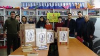 AHMET ARSLAN - Karamanlı Öğretmen Ve Öğrencilerden Mehmetçiğe Kitap