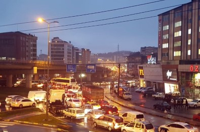 Kdz. Ereğli'de Birçok Caddede Trafik Kilitlendi