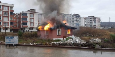 Ordu'da Tek Katlı Bina Alevlere Teslim Oldu