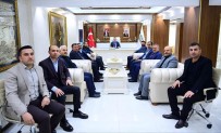 MEHMET ÇıNAR - Yeşilyurt Belediyespor Yönetimi Başkan Çınar İle Bir Araya Geldi