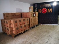 TÜRKLER - Yılbaşında Piyasa Sürülmek İstenen 726 Şişe Kaçak İçki Ele Geçirildi