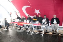 UMUTLU - HDP Önündeki Ailelerin Evlat Nöbeti 117'Nci Gününde