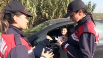 JANDARMA ASTSUBAY - Jandarmanın Kadın 'Hızırları' Trafikte Göz Açtırmıyor
