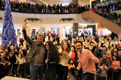 'Kırk Yalan' Filmine İzmir'de Özel Gala