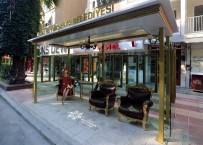 KÖPEK - Otobüs Beklemiyor Ama Koltuğun Keyfini Çıkarıyor