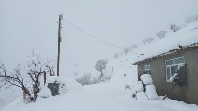Sason'da Kar Yağışı Ulaşımı Olumsuz Etkiledi