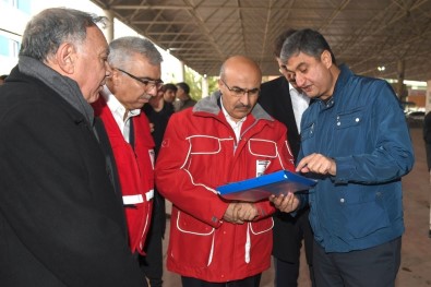 Sel Felaketinde Mağdur Olanlara Türk Kızılay Ve AFAD'dan Yardım