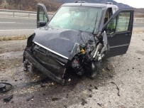 Tosya'da Trafik Kazası Açıklaması 2 Yaralı