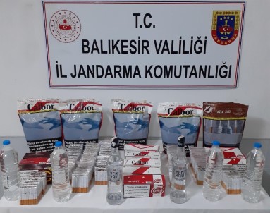 Balıkesir'de Jandarma Aranan 27 Kişiyi Yakaladı