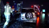 FATIH SULTAN MEHMET KÖPRÜSÜ - İstanbul'da Bariyerlere Çarpan Cipteki 3 Kişi Yaralandı