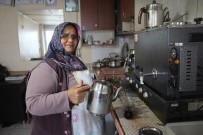 ÇAY OCAĞI - Kocasına Yardım İçin Geldiği Sanayide 10 Yıldır Çay Ocağı İşletiyor