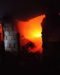 Muradiye'de Odunluk Ve Tandır Evi Yangını