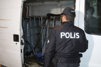 Polis Uyuşturucu Madde Ararken Kaçak Akaryakıt Yakaladı