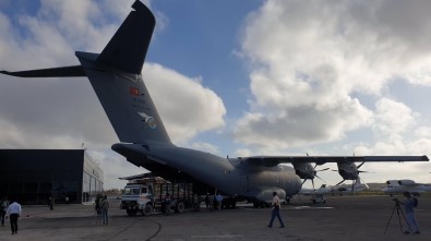 Türk Yardım Uçağı Somali'ye Ulaştı