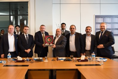 Arslan, Erciyes Anadolu Holding'te Toplu İş Sözleşmesi Müzakerelerine Katıldı