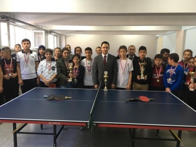 Balya'da Masa Tenisi Turnuvası Düzenlendi