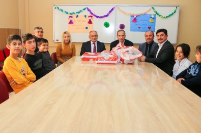 Başkan Öztürk Engelli Öğrencilerle Buluştu