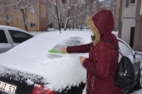 KAR LASTİĞİ - Bitlis'te Kar Yağışı