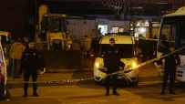 İNŞAAT MALZEMESİ - Kavgayı Ayırmaya Çalışan Polisi, Belinden Aldığı Silahıyla Vurdu