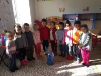 KÖY MUHTARI - Köy Okulunda Ana Okulu Öğrencileri Engeliler İçin Kapak Topluyor