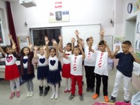 İŞARET DİLİ - Öğrenciler 'Hayat Bayram Olsa' Şarkısını İşaret Diliyle Söyledi