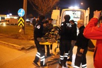 KALICI KONUTLAR - Sürücülerin Kaçtığı 2 Ayrı Kazada 3 Kişi Yaralandı