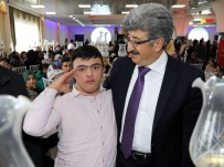 DÜNYA ENGELLILER GÜNÜ - Van Büyükşehir Belediyesinden Engellilere Yemek