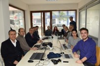 ÇALIŞAN GAZETECİLER - Yunusemreli Kadınlar Grafik Tasarım Öğrenecek