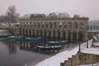 İŞ MAKİNESİ - Beyşehir Gölü'nde Avlanma Faaliyetlerine Kar Molası