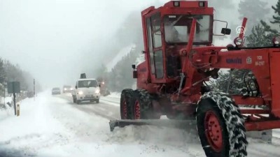 GÜNCELLEME - Manisa'nın Yüksek Kesimlerinde Kar Yağışı Etkili Oldu