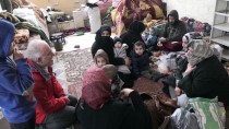 REJİM KARŞITI - İdlib'deki Cami, Bombardımandan Kaçanların 'Sığınağı' Oldu