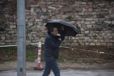İstanbul'da Şiddetli Rüzgar