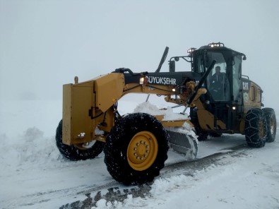 Kar Nedeniyle Kapanan 200 Mahallenin Yolu Yeniden Ulaşıma Açıldı