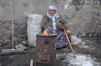 KÖMÜR YARDIMI - Kars'ta 70 Yaşındaki Ninenin Eksi 10'Da Yaşam Mücadelesi