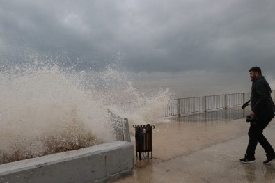 Kent Merkezinde Yağmur, Yüksek Kesimlerde Kar