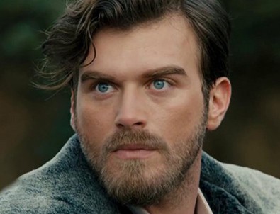 Kıvanç Tatlıtuğ'a Atatürk rolü teklifi