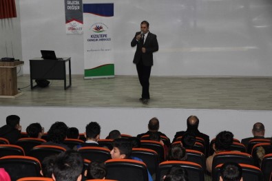 Kızıltepe'de Gençler Dijital Bağımlılık Hakkında Bilinçleniyor